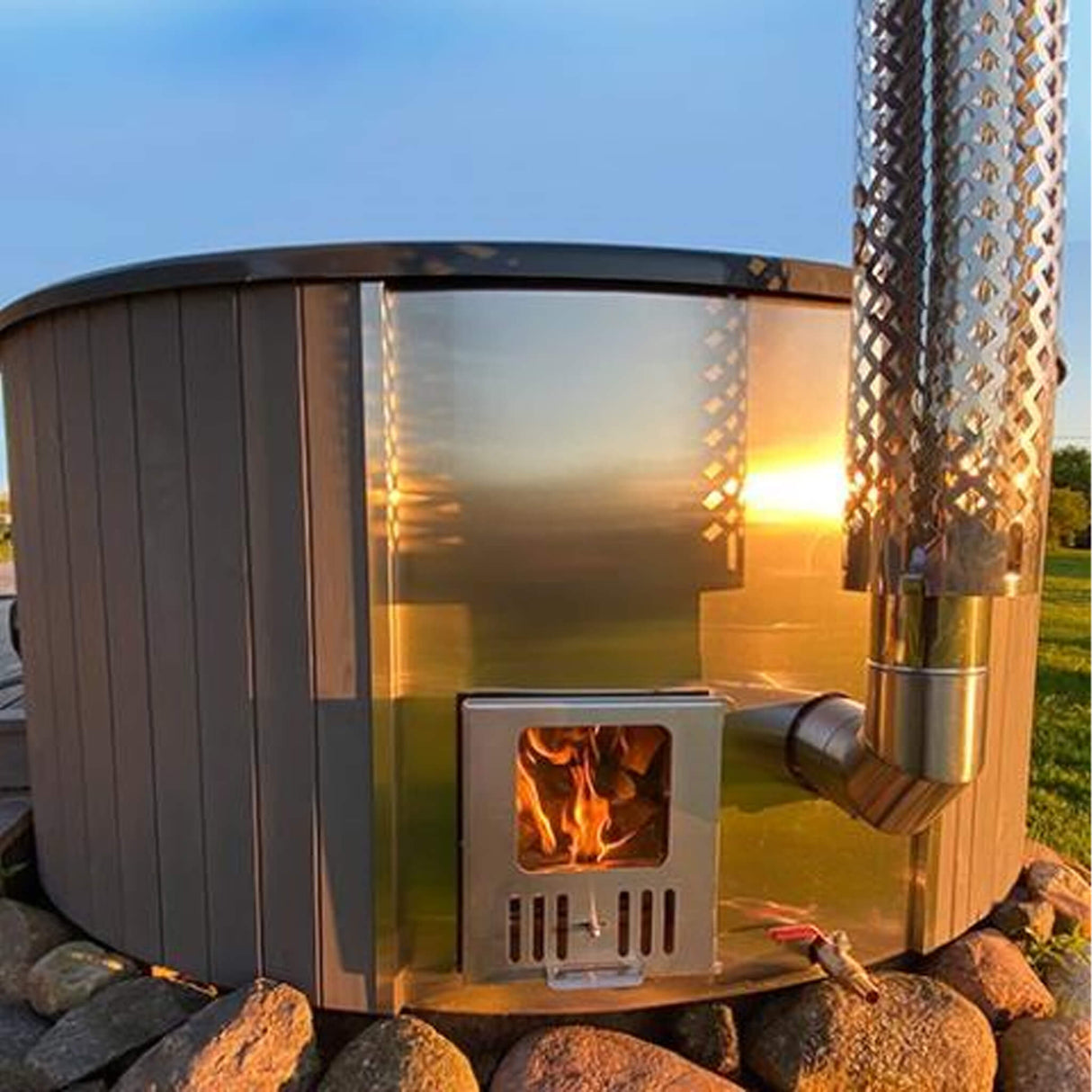 SaunaLife Model S4N 6-Person Home Wood-Burning Hot Tub